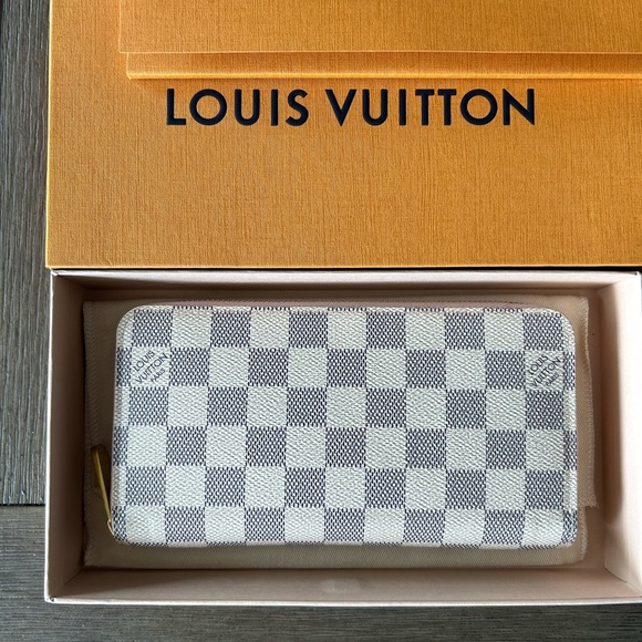 Louis Vuitton Handbags - Authentic Louis Vuitton Wallet